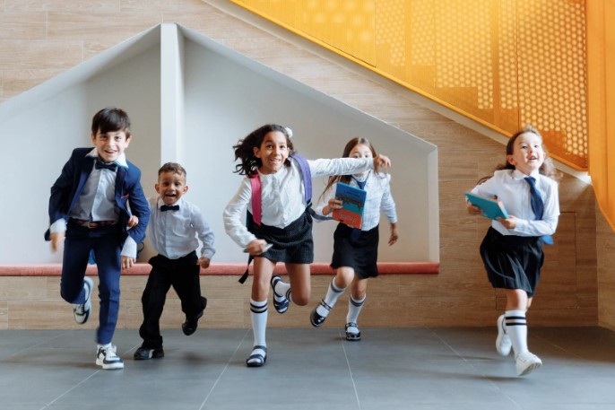 Які додаткові програми пропонують сучасні школи